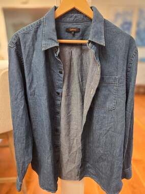 Quince Men's Long Sleeve Blue Wash Denim Button-Up Shirt (L)